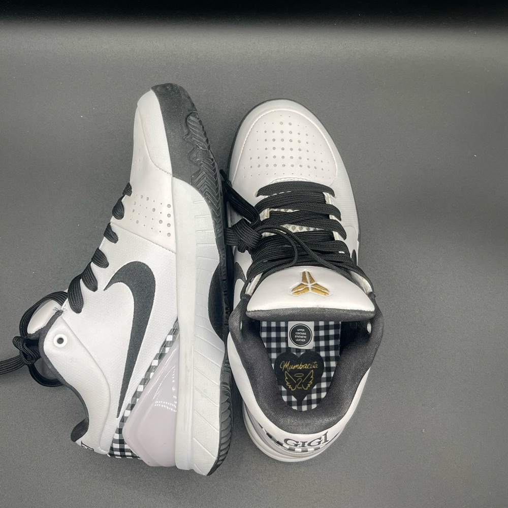Nike Kids Kobe 4 Protro White and Black Athletic Shoes OBO - Picture 2 of 4